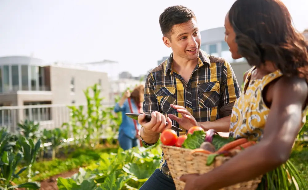 6 ways small businesses can manage seasonal and economic change | Bluevine