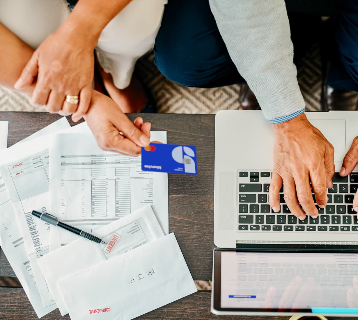 business owner couple pays unexpected bills using bluevine blog