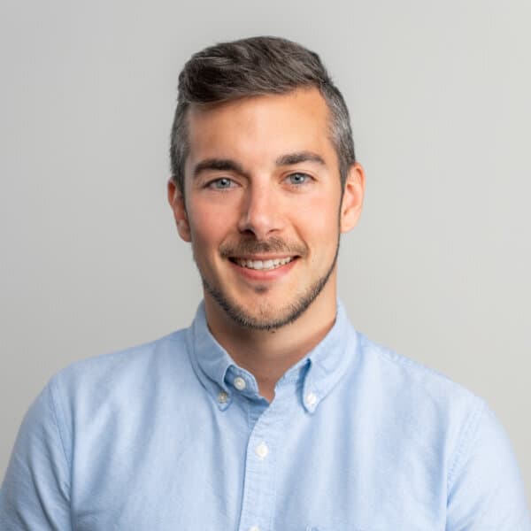 Bluevine company logo featuring a lowercase "b"