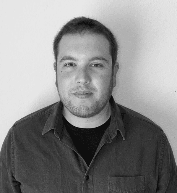 Bluevine company logo featuring a lowercase "b"